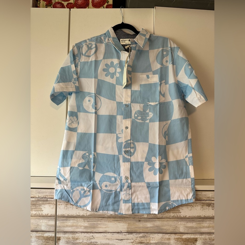 ✨ Retrofit Graphic Check Button Down Shirt – NWT
